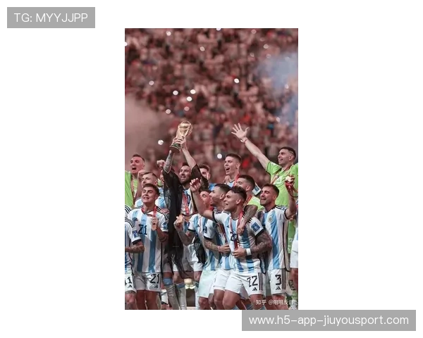 梅西西班牙集训引万人围观，球迷疯狂呼喊偶像名